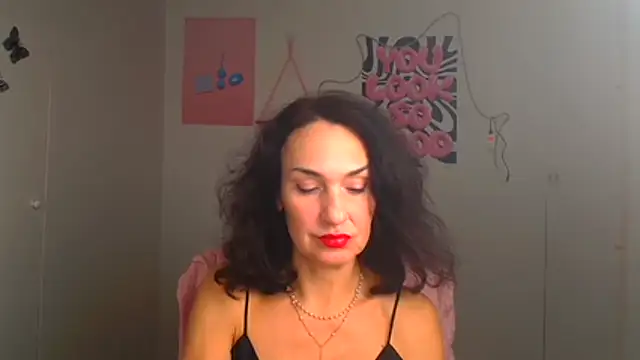 Snapshot of Rosie_Rosee chatting on 03-27-26, 06:18 Rosie Rosee online show from 03-27-26, 06:18