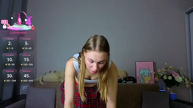 ElizaPurrr online show from 11-15-25, 04:43