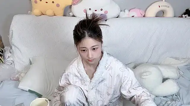 xiaoguaiss online show from 01-17-26, 12:54