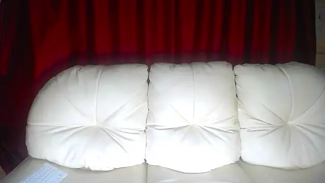 Esmeraldita782 online show from 10-09-25, 04:54