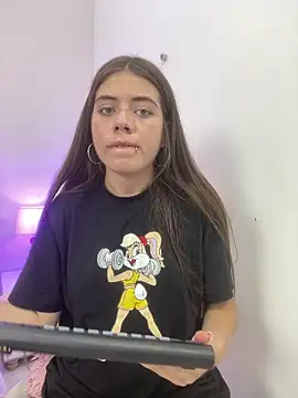 Snapshot of Juana_miel chatting on 03-27-26, 07:35 Juana miel online show from 03-27-26, 07:35