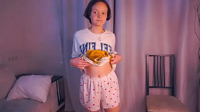 VeliaRogoff online show from 10-25-25, 12:02