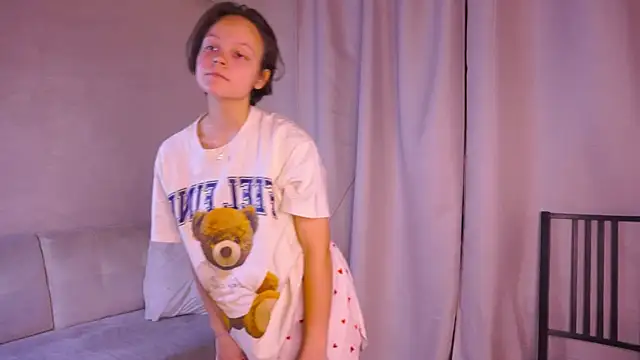 VeliaRogoff online show from 10-26-25, 08:20