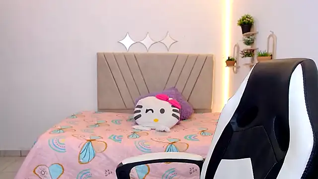 zara cute online show from 06-16-26, 12:08