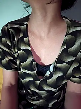 Snapshot of Royal_Shona chatting on 11-17-25, 06:35 Royal Shona online show from 11-17-25, 06:35