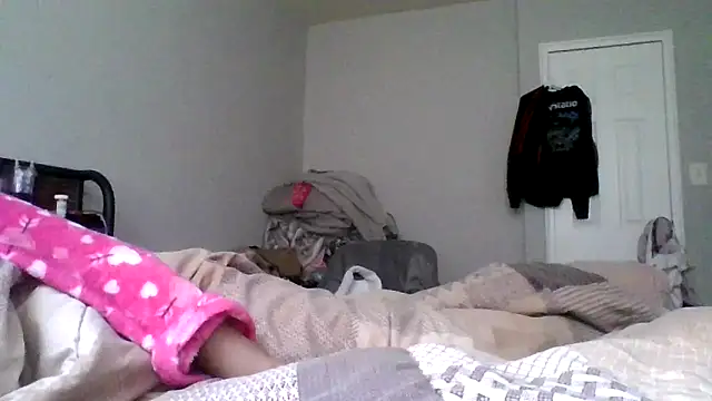 Snapshot of dezzidavill chatting on 03-31-26, 11:43 dezzidavill online show from 03-31-26, 11:43
