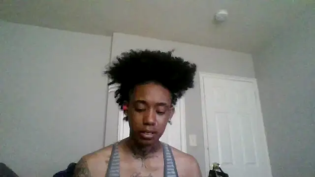 Snapshot of dezzidavill chatting on 04-02-26, 02:04 dezzidavill online show from 04-02-26, 02:04