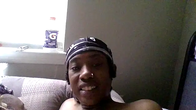 Snapshot of dezzidavill chatting on 04-26-26, 02:59 dezzidavill online show from 04-26-26, 02:59
