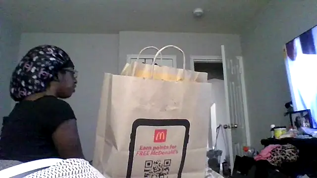 Snapshot of dezzidavill chatting on 05-11-26, 03:18 dezzidavill online show from 05-11-26, 03:18