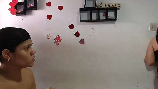 Snapshot of princesaslatinas chatting on 11-23-25, 02:50 princesaslatinas online show from 11-23-25, 02:50