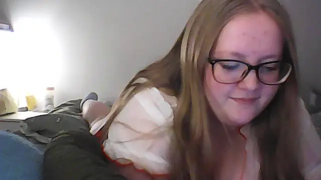 Snapshot of Lilylovex chatting on 10-13-25, 10:10 Lilylovex online show from 10-13-25, 10:10