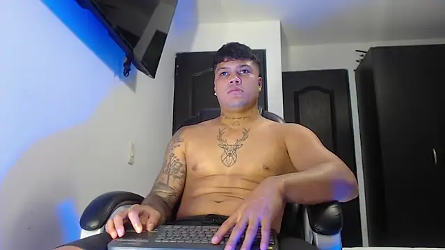 Boyhot 00 online show from 10-18-25, 03:09