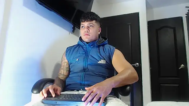 Boyhot 00 online show from 10-19-25, 12:22