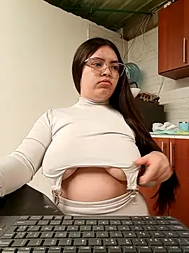 Snapshot of sofia_athome chatting on 11-12-25, 07:35 sofia athome online show from 11-12-25, 07:35