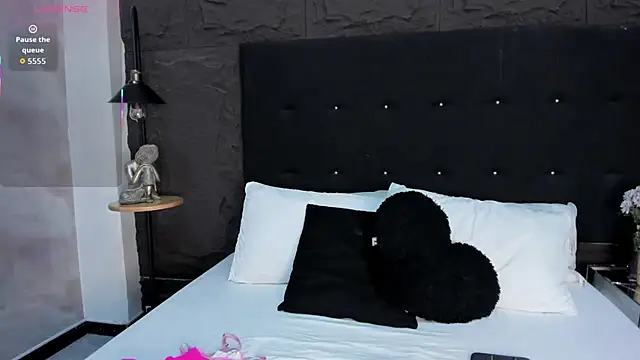 ChlooeScott online show from 10-22-25, 12:49