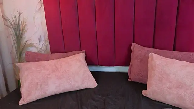 CHIARAJJONES online show from 04-28-26, 12:43