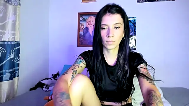 Snapshot of Adeline444 chatting on 10-19-25, 02:45 Adeline444 online show from 10-19-25, 02:45