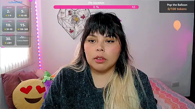 EllieMoonX online show from 05-06-26, 10:04