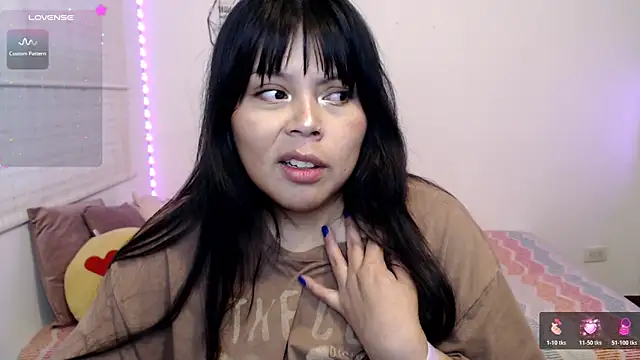 Snapshot of EllieMoonX chatting on 05-27-26, 11:13 EllieMoonX online show from 05-27-26, 11:13
