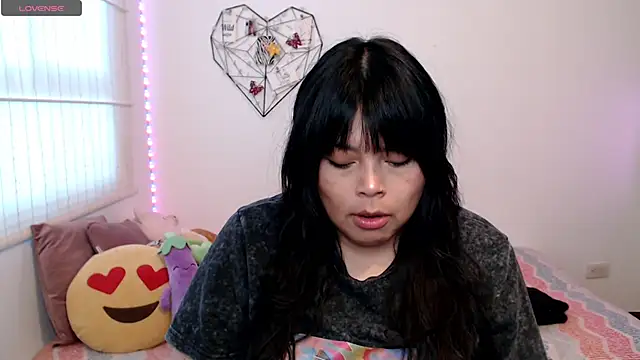 Snapshot of EllieMoonX chatting on 05-29-26, 10:30 EllieMoonX online show from 05-29-26, 10:30