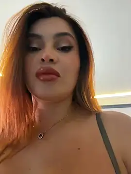 Snapshot of AbrilColls_ chatting on 07-08-26, 11:53 AbrilColls online show from 07-08-26, 11:53