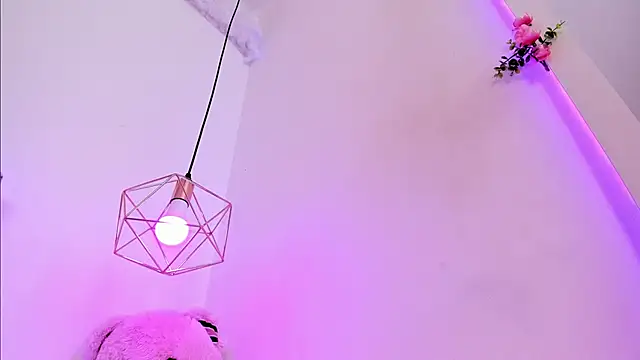 Nara Pink online show from 11-04-25, 08:19