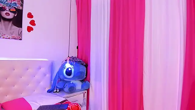 Snapshot of Nara_Pink chatting on 02-11-26, 06:57 Nara Pink online show from 02-11-26, 06:57