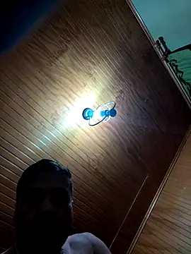 Snapshot of Tophe1 chatting on 10-13-25, 07:41 Tophe1 online show from 10-13-25, 07:41