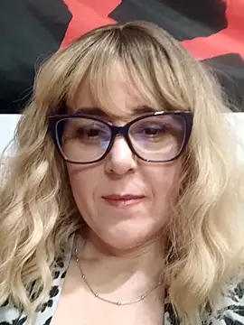 Snapshot of Amelialove42 chatting on 02-18-26, 08:38 Amelialove42 online show from 02-18-26, 08:38