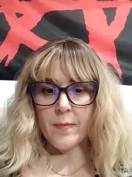 Snapshot of Amelialove42 chatting on 02-24-26, 08:51 Amelialove42 online show from 02-24-26, 08:51