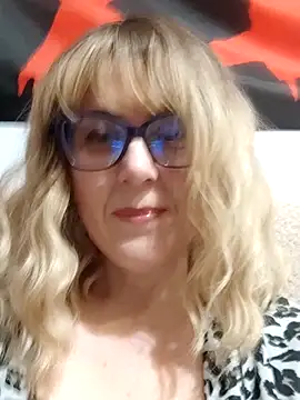 Snapshot of Amelialove42 chatting on 03-17-26, 07:28 Amelialove42 online show from 03-17-26, 07:28