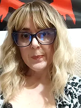 Snapshot of Amelialove42 chatting on 04-01-26, 05:43 Amelialove42 online show from 04-01-26, 05:43