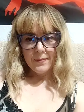 Amelialove42 online show from 04-30-26, 06:25