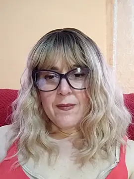 Amelialove42 online show from 05-14-26, 01:51
