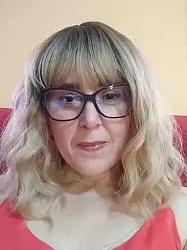 Amelialove42 online show from 05-15-26, 02:13