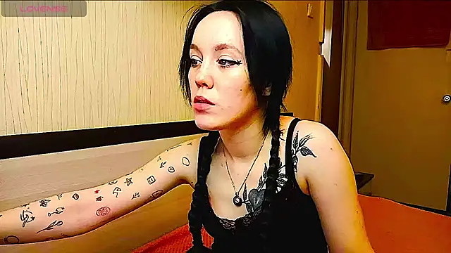 Snapshot of JennyRass chatting on 03-28-26, 04:28 JennyRass online show from 03-28-26, 04:28