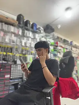 Snapshot of HarmonicOdour chatting on 11-04-25, 01:54 HarmonicOdour online show from 11-04-25, 01:54