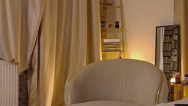 OliviaCart online show from 10-12-25, 04:33