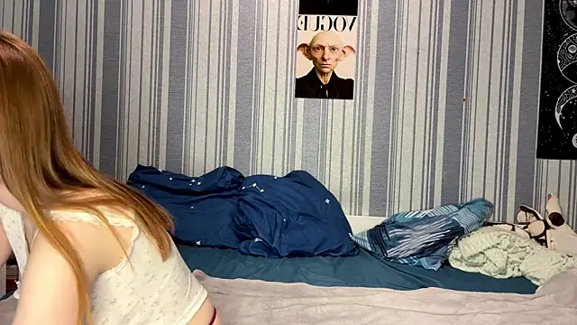 Snapshot of EmiliaCouple chatting on 03-24-26, 03:17 EmiliaCouple online show from 03-24-26, 03:17