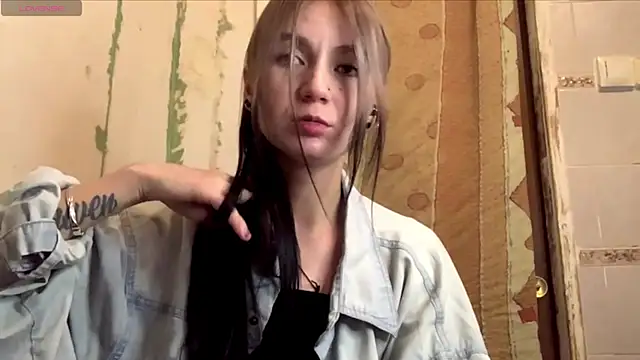 Snapshot of ArianeBhayani chatting on 10-09-25, 09:13 ArianeBhayani online show from 10-09-25, 09:13