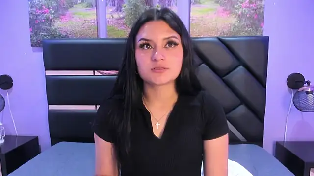 GAbrielaBotero online show from 11-24-25, 07:46