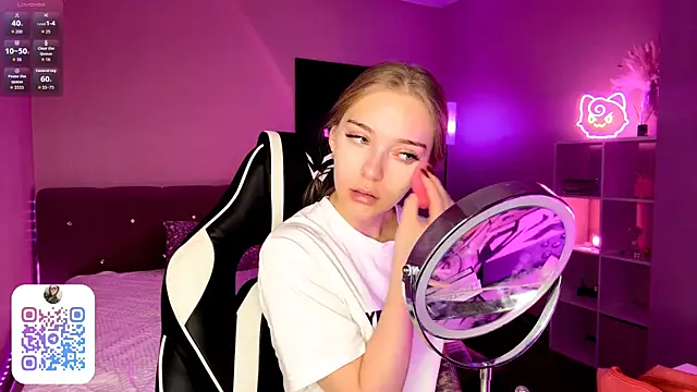 Snapshot of EvaPeace chatting on 02-25-26, 08:07 EvaPeace online show from 02-25-26, 08:07