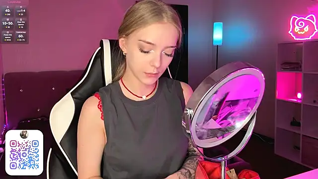 Snapshot of EvaPeace chatting on 02-28-26, 08:10 EvaPeace online show from 02-28-26, 08:10