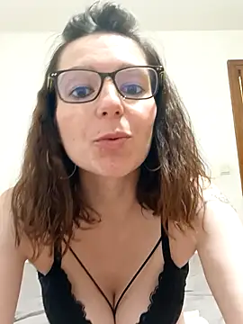 labellerose online show from 10-30-25, 05:46