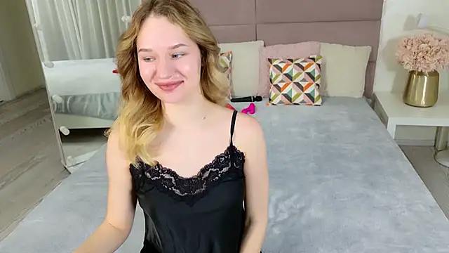 IndieMoon online show from 02-15-26, 06:04