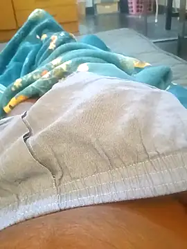 leeya14 online show from 11-30-25, 05:11