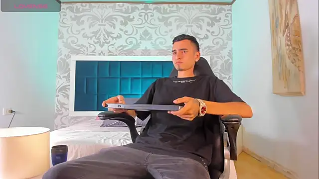 Ethan Boy  online show from 10-12-25, 07:46