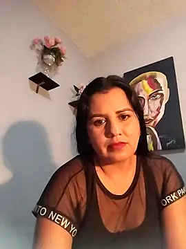 Snapshot of Candy-Samanthy chatting on 10-15-25, 01:39 Candy-Samanthy online show from 10-15-25, 01:39
