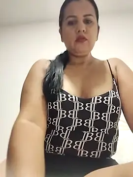 Snapshot of Candy-Samanthy chatting on 10-20-25, 04:40 Candy-Samanthy online show from 10-20-25, 04:40