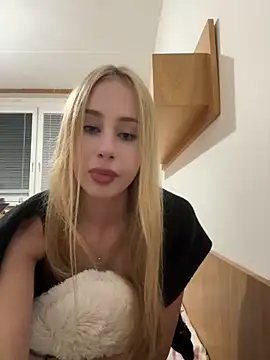 Snapshot of JudithCarly chatting on 10-23-25, 07:01 JudithCarly online show from 10-23-25, 07:01